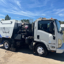 2011 SCHWARZE S350 mounted on Isuzu NPR HD Diesel 
